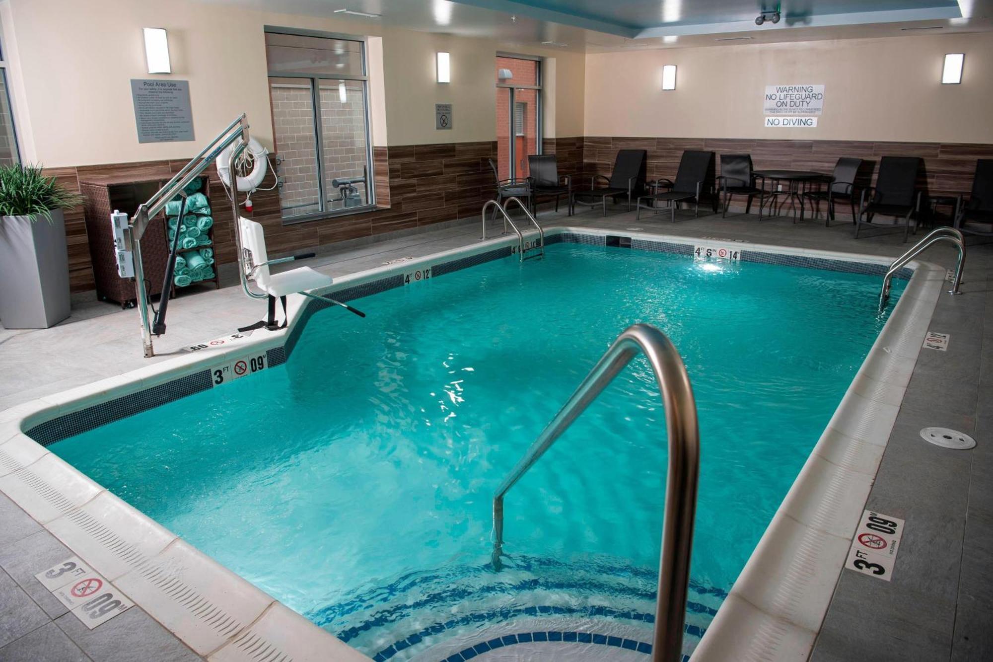 Fairfield Inn & Suites By Marriott Cincinnati Uptown/University Area Extérieur photo